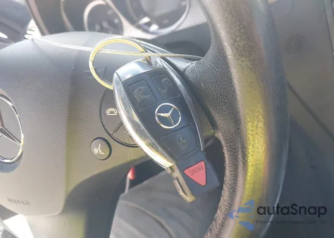 2010 Mercedes-Benz C 300 Luxury 4Matic/Sport 4Matic из США, поврежденный, VIN WDDGF8BB7AF385376